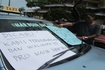 Taksi Demo/Foto YJ Naim