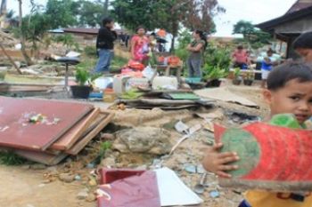 Kemas Barang/Foto Larno