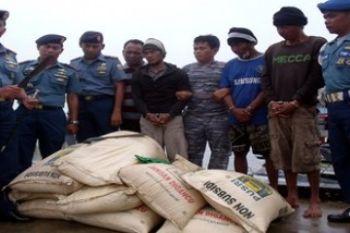 Perompak Tongkang/Foto Rusdianto