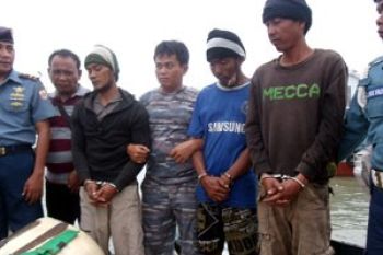 Lanal Karimun Tangkap Perompak Tongkang Pupuk