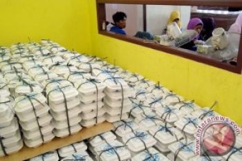 Perempuan PKB Bagikan 10.000 Takjil