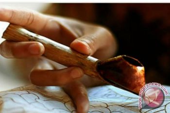 Giriloyo menjadi tujuan wisatawan belajar membatik 