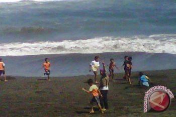 Pengunjung Pantai Baru Bantul melonjak 