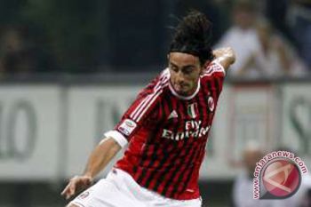 Fiorentina rekrut Aquilani dari Liverpool