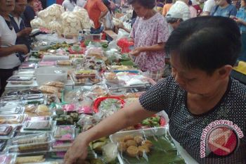Aktivitas Pasar Tradisional Belum Normal