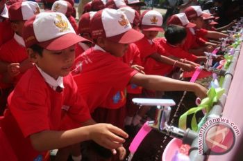 Cuci tangan pakai sabun lebih utama dibanding pembersih tangan