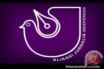 AJI nilai puisi esai tonggak baru sastra Indonesia