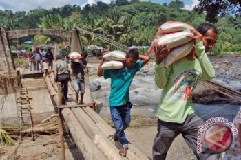 Pemkot Palu Keruk Sungai Kawatuna 