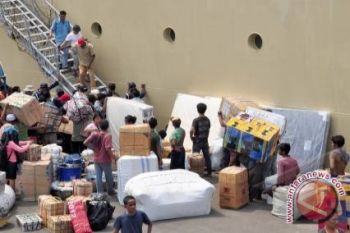 Idul Fitri - Kapal Laut Transportasi Mudik Rakyat Kecil         