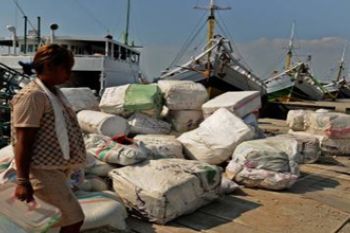 Wali Kota Makassar Distribusikan Logistik ke Pulau 