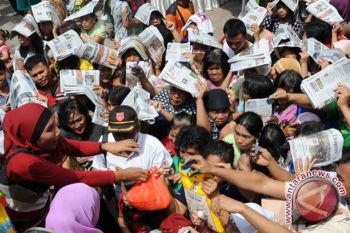 Pemkab Muratara bagikan sembako murah