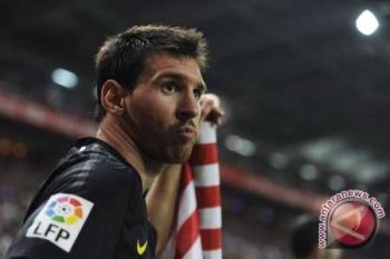 Messi bawa Argentina ke puncak klasemen