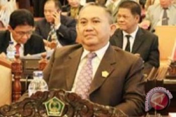 Legislator: Penundaan ujian akibat  program tidak mantap