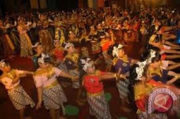 Ratusan artis Bali tampil dalamm konser kolosal