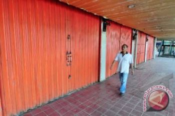 Pertokoan di Palembang masih banyak tutup