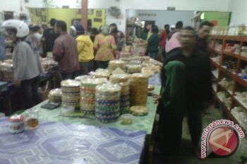 Penjual kue Lebaran raup keuntungan