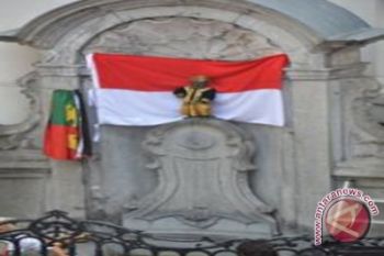 Patung "Mannaken Piss" Belgia berbusana beskap Yogyakarta 