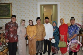 Banjir Tamu Pejabat dan Masyarakat di Rumah Ketua DPRD Kaltim