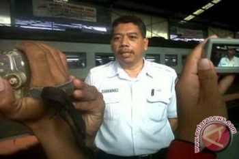 Stasiun KA Tanjungkarang Padat Penumpang