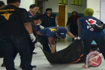 KNKT: Pesawat Piper Hangus Terbakar