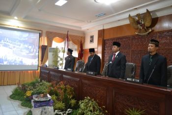 UPACARA BENDERA KEMERDEKAAN RI BERLANGSUNG KHIDMAT