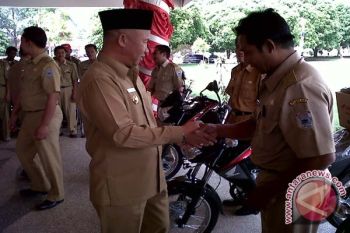Peratin di Lambar Dapat Sepeda Motor Dinas