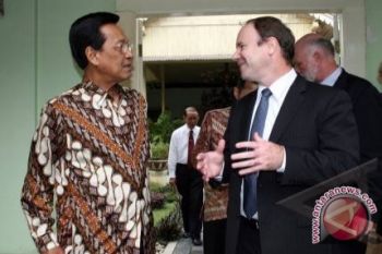 Sultan Minta Pengrajin Batik Mengikuti Fashion Internasional