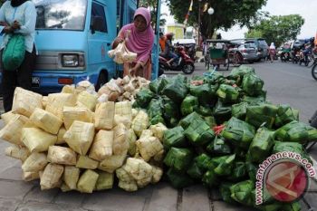 Kulit Ketupat Diburu Pascalebaran