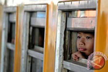 Penumpang kereta komuter capai 10.000 per hari