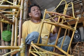 Perajin Keranjang Parcel