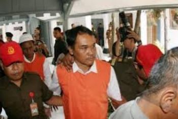 Pengunjung Sidang Gandekan Harus Lewati Pemeriksaan