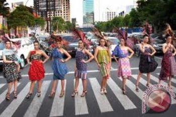 Tarian Heliosphere Inggris Meriahkan SIPA 2012