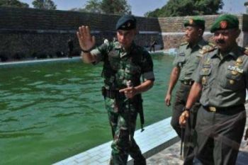 KOLAM RENANG BATALYON
