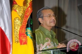  Mahathir Terima Gelar Doktor Dari UNS