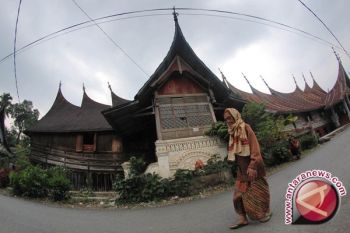 Kembangkan potensi pariwisata 1.000 rumah gadang