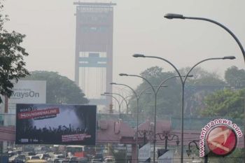 Warga minta tinjau ulang hujan buatan 