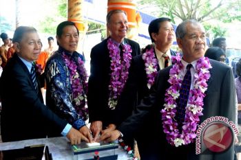 Lumentut hadiri peresmian GMAHK Malalayang 