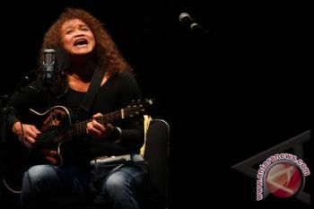Daniel Sahuleka "pulang kampung"