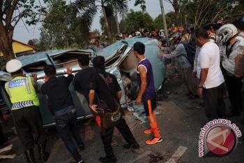16 orang tewas dalam kecelakaan beruntun 