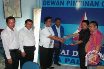 Husni ambil formulir calon wawako Palembang 