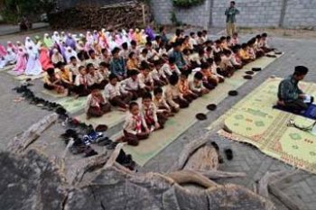 DOA MEMINTA HUJAN