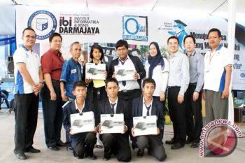 Lima Mahasiswa Baru IBI Darmajaya Dapat Laptop