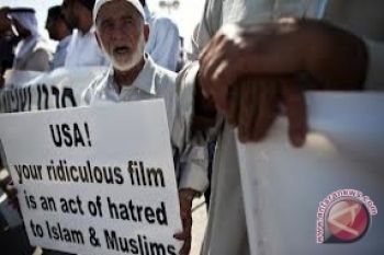 Seorang Tewas Saat Protes Film "Innocence of Muslims" di Kairo 