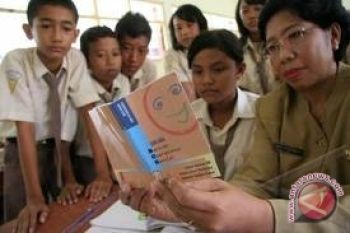 Mekanisme penuyaluran BOS sebabkan kepsek berhutang