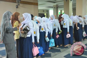 Az-Zahra budayakan shalat berjamaah siswa SMP