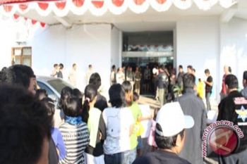 Warga Paniki demo tolak Sutet