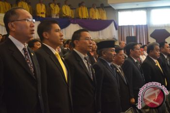 Lumentut-Mangindaan hadiri HUT Sulut
