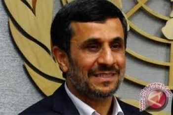 Ahmadinejad Tegaskan Iran Tolak Tekanan Barat 