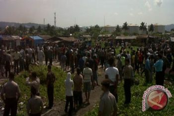 Warga eks Candi Bitung halangi eksekusi 
