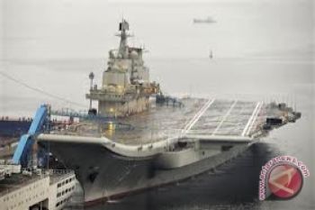 Jet tempur China Mendarat di Kapal Induk